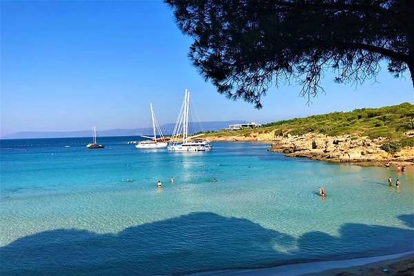 İzmir Ekmeksiz Plajı